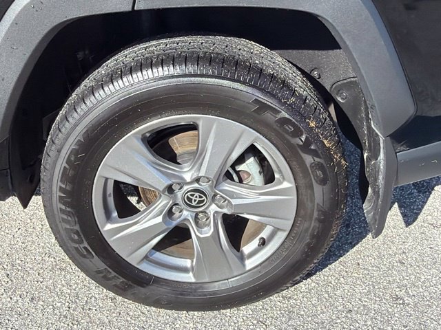 Used 2025 Toyota RAV4 XLE w/ Convenience Package FWD image 17