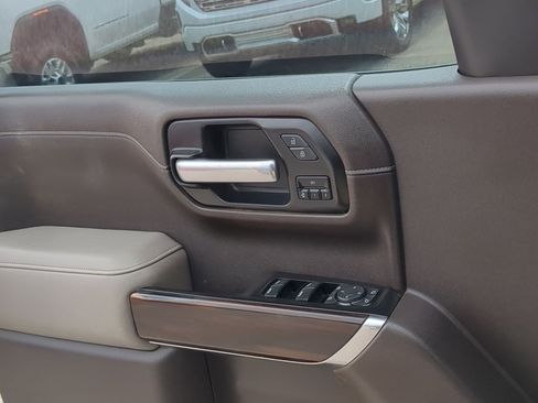 Used 2020 GMC Sierra 1500 SLT w/ X31 Off-Road Package image 13