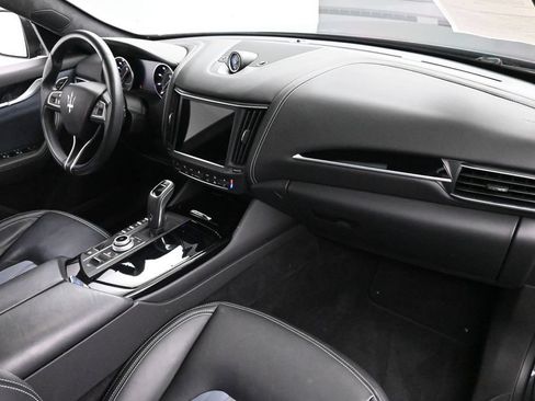 Used 2022 Maserati Levante GT AWD/4WD image 25