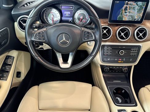 Used 2016 Mercedes-Benz GLA 250 image 21