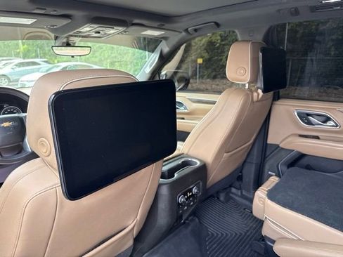 Used 2021 Chevrolet Tahoe Premier w/ Premium Package RWD image 16