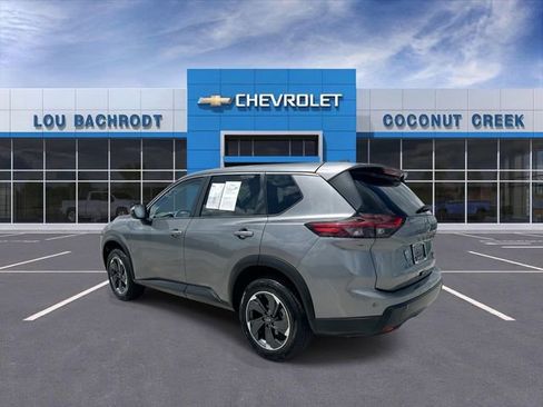 Used 2024 Nissan Rogue SV image 6