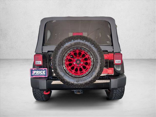 Used 2018 Jeep Wrangler Sahara w/ Connectivity Group AWD/4WD image 7