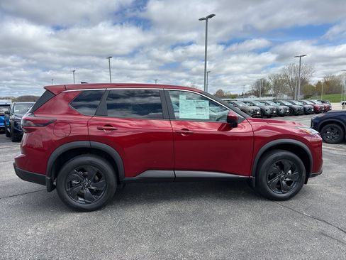 New 2026 Nissan Rogue SV w/ Cold Weather Package AWD/4WD image 4