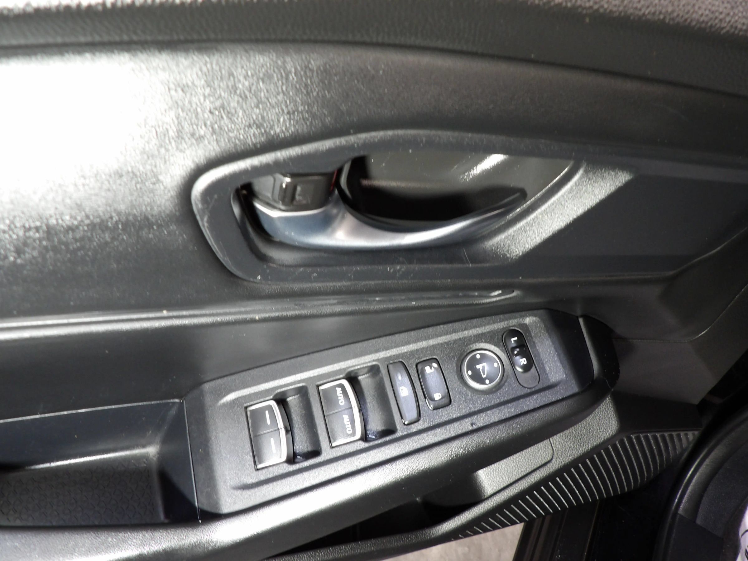 Used 2025 Honda Accord SE image 8