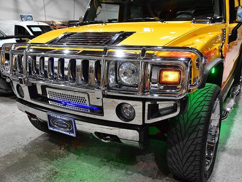 Used 2004 HUMMER H2 w/ Preferred Equipment Group AWD/4WD image 4