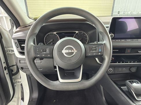 Used 2023 Nissan Rogue SV FWD image 26