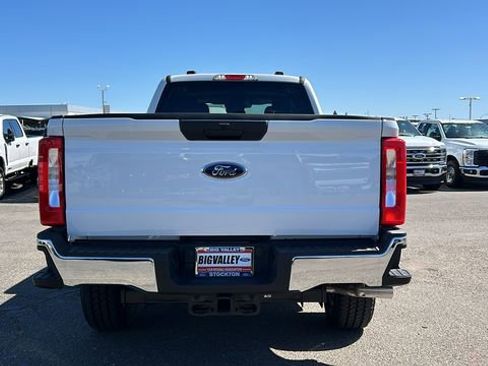 New 2026 Ford F250 XLT w/ FX4 Off-Road Package image 4