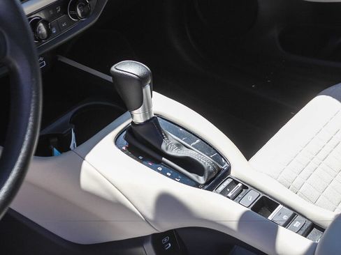 Certified 2025 Honda HR-V LX image 20