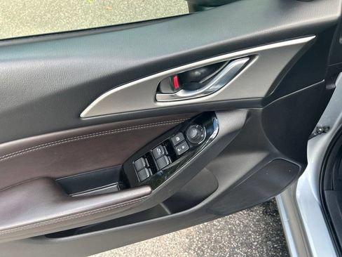Used 2018 MAZDA MAZDA3 Touring FWD image 14