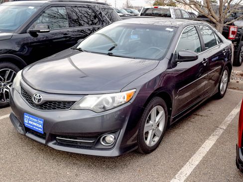 Used 2013 Toyota Camry SE image 1
