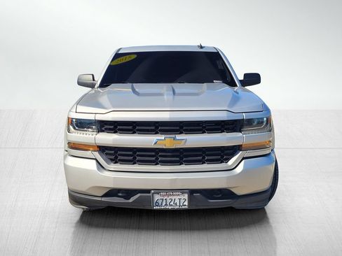 Used 2018 Chevrolet Silverado 1500 Custom w/ Custom Convenience Package RWD image 2