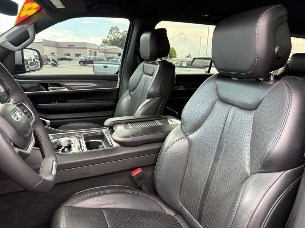Used 2022 Jeep Wagoneer Series II AWD/4WD image 24
