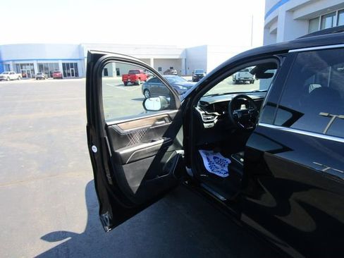 Certified 2024 GMC Acadia Denali w/ Super Cruise Package image 17