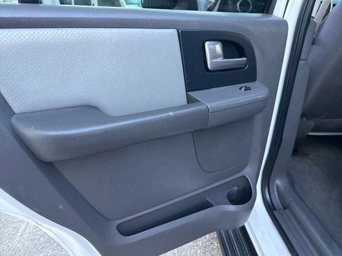 Used 2003 Ford Expedition XLT image 16