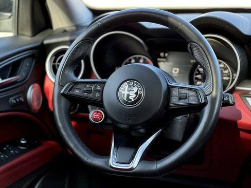 Used 2020 Alfa Romeo Stelvio Ti w/ Nero Edizione image 33