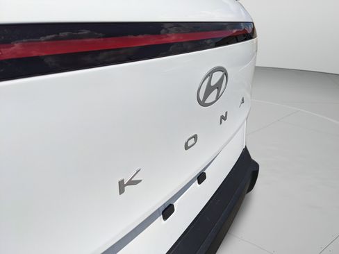 Used 2025 Hyundai Kona SEL FWD image 39