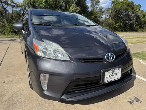 Used 2014 Toyota Prius Four FWD image 3