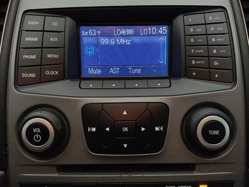 Used 2014 Ford Taurus SEL FWD image 25