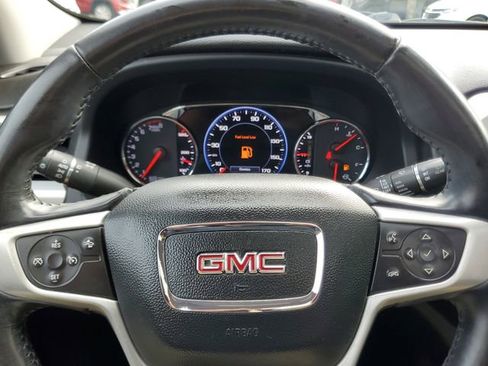 Used 2020 GMC Acadia SLT w/ Driver Alert Package II image 22