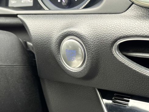 Used 2022 Hyundai Sonata SEL w/ Preferred Accessory Package image 6