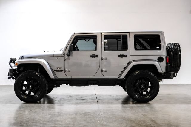 Used 2016 Jeep Wrangler Unlimited Sahara w/ Max Tow Package AWD/4WD image 13