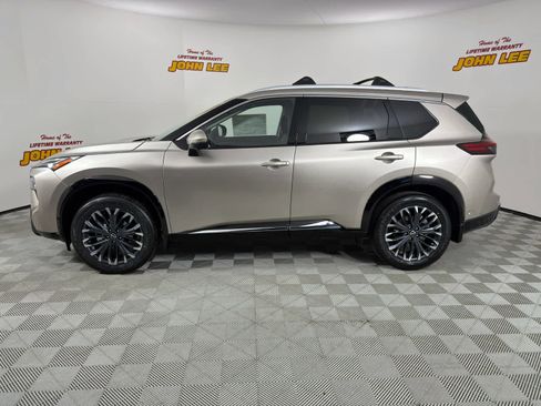 New 2026 Nissan Rogue Platinum w/ Platinum Premium Package image 2