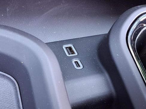 New 2026 GMC Sierra 2500 AT4 w/ AT4 Premium Plus Package image 9