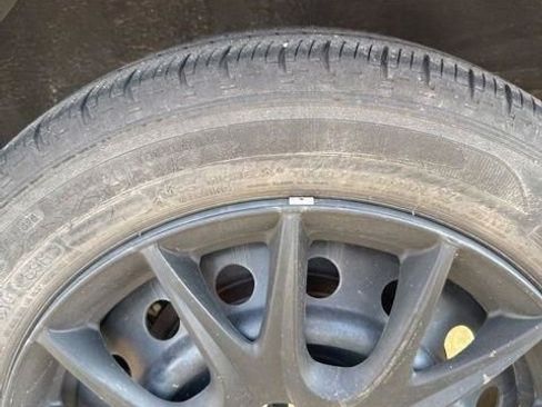 Used 2018 Toyota Corolla LE image 11