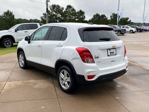 Used 2020 Chevrolet Trax LS w/ Tint and Cruise Package FWD image 4