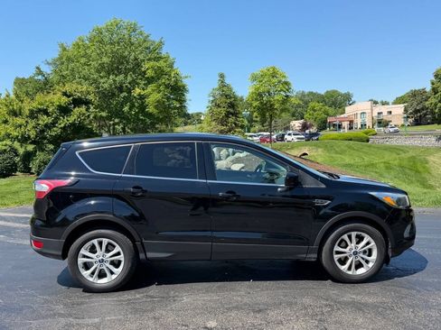 Used 2017 Ford Escape SE FWD image 6