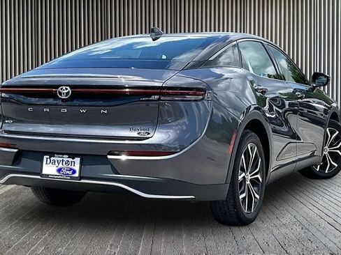 Used 2023 Toyota Crown AWD/4WD image 2