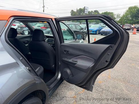 Used 2019 Nissan Kicks SV FWD image 14