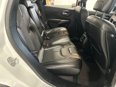 Used 2022 Jeep Cherokee Limited AWD/4WD image 33