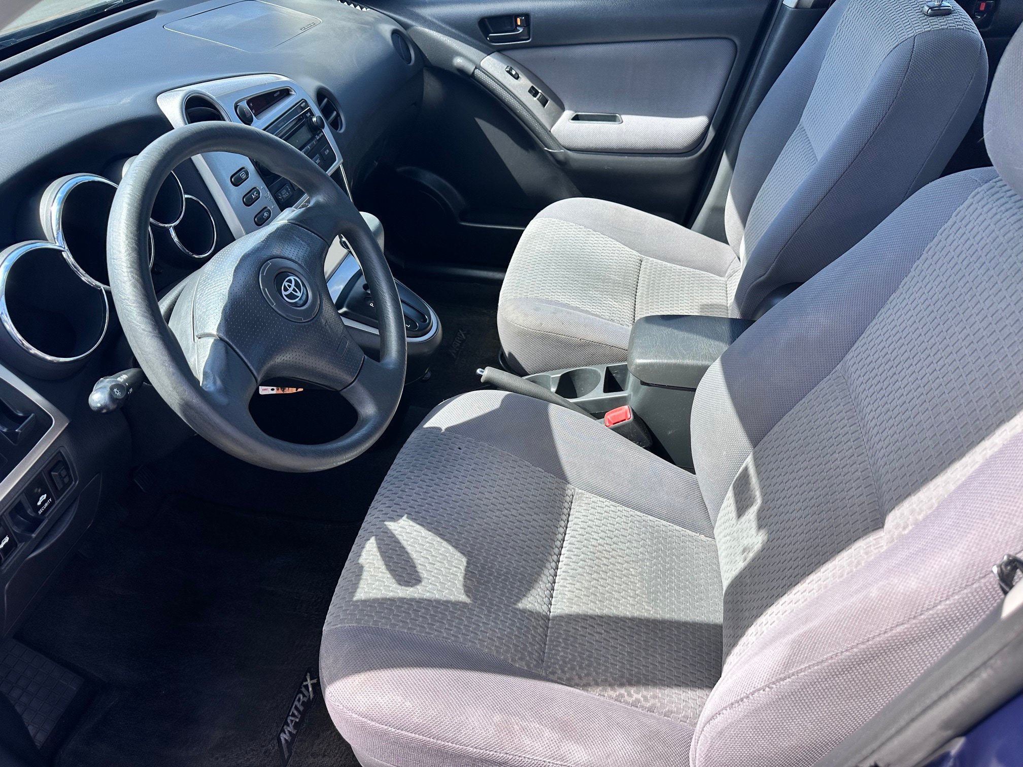 Used 2005 Toyota Matrix FWD image 5