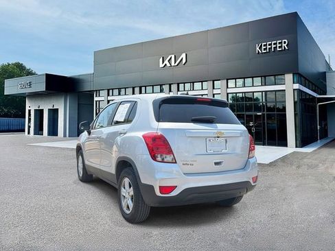 Used 2022 Chevrolet Trax LS w/ Tint and Cruise Package AWD/4WD image 6