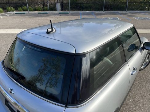 Used 2011 MINI Cooper Hardtop image 16
