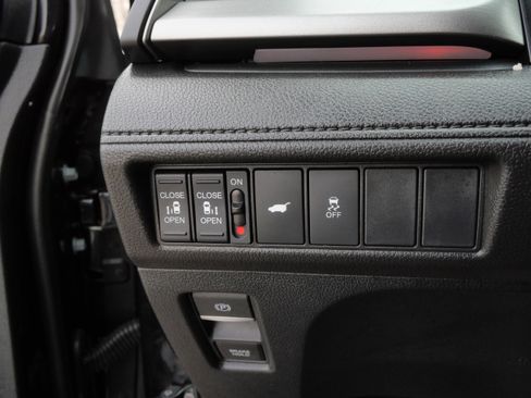 Used 2025 Honda Odyssey Sport-L image 26