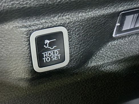 Used 2022 Jeep Grand Cherokee L Laredo image 31