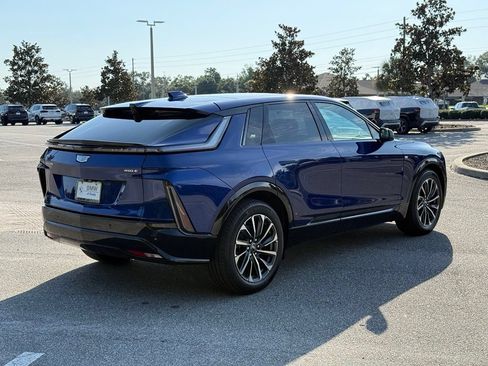 Used 2025 Cadillac Lyriq Sport RWD image 5