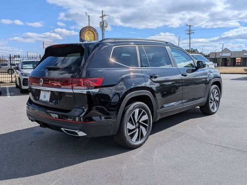 New 2026 Volkswagen Atlas SE image 3