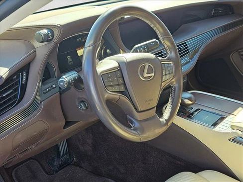 Used 2018 Lexus LS 500 w/ Accessory Package (Z2) image 8