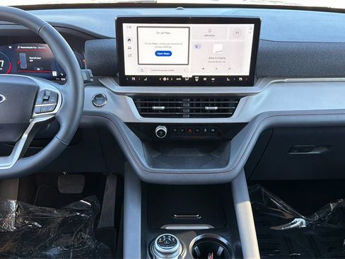 Used 2025 Ford Explorer Active image 35