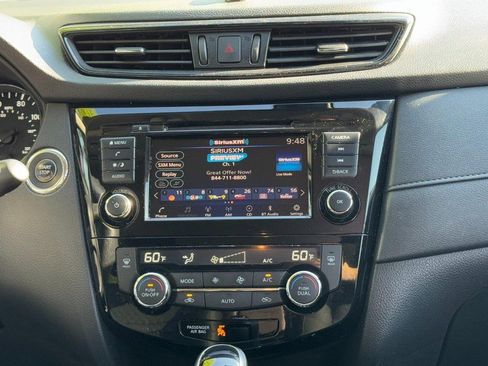 Used 2019 Nissan Rogue SV image 13