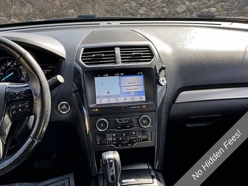 Used 2018 Ford Explorer XLT w/ Equipment Group 202A AWD/4WD image 6