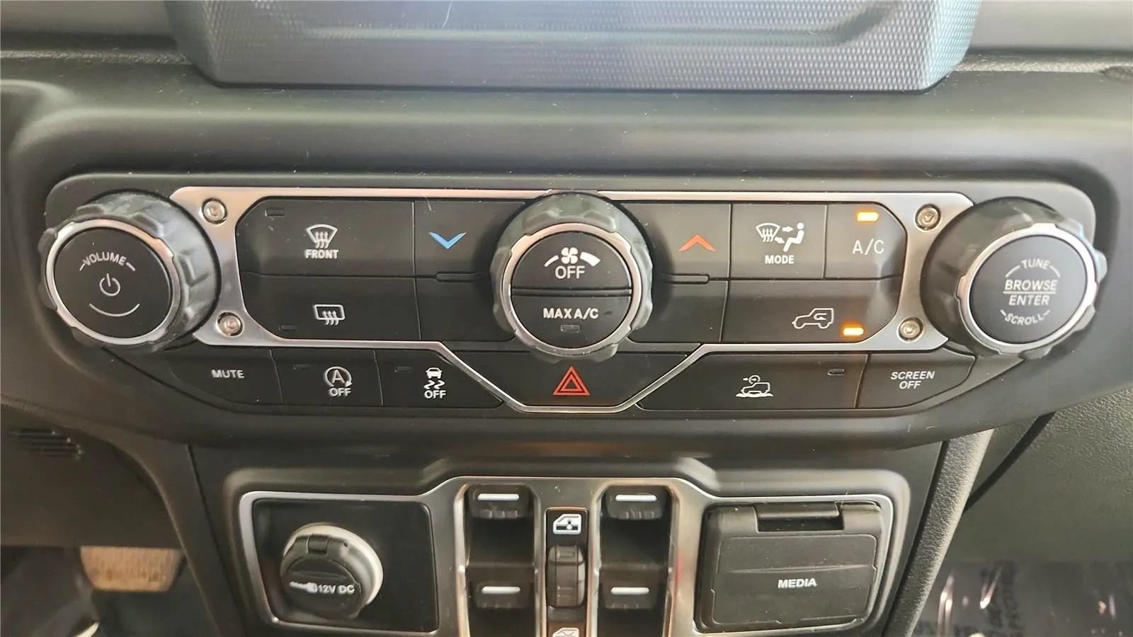 Used 2022 Jeep Wrangler Unlimited Sport AWD/4WD image 29