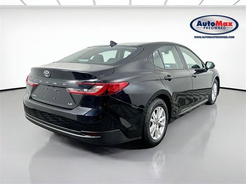 Used 2025 Toyota Camry LE image 2