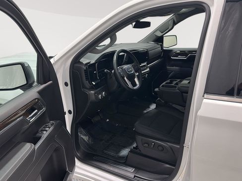 Used 2024 GMC Sierra 1500 SLE image 16