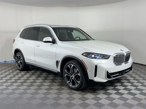 New 2026 BMW X5 sDrive40i w/ Climate Comfort Package image 7