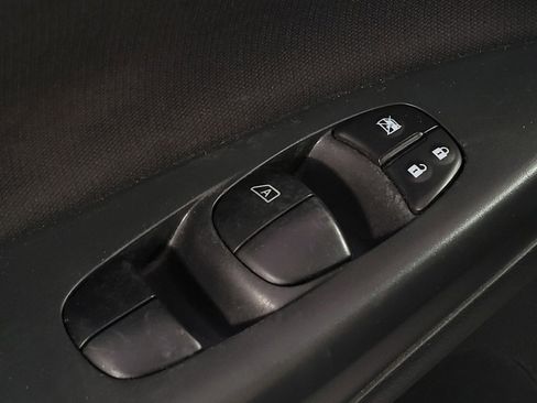 Used 2017 Nissan Sentra S FWD image 27